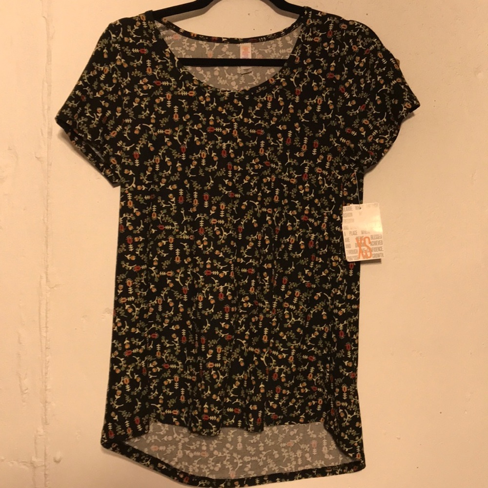 LuLaRoe XS Classic T Shirt